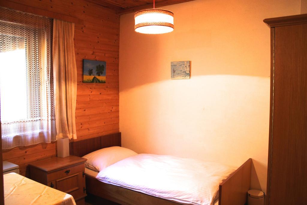 Gaestehaus Moser Ranten Habitación foto